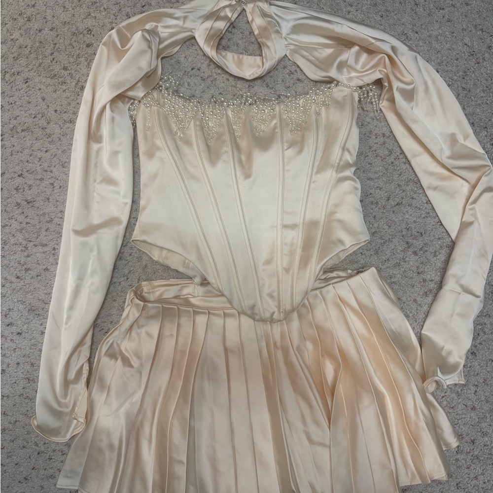 House of CB EMIRA Ivory Pleated Mini Skirt - Picture 4 of 6